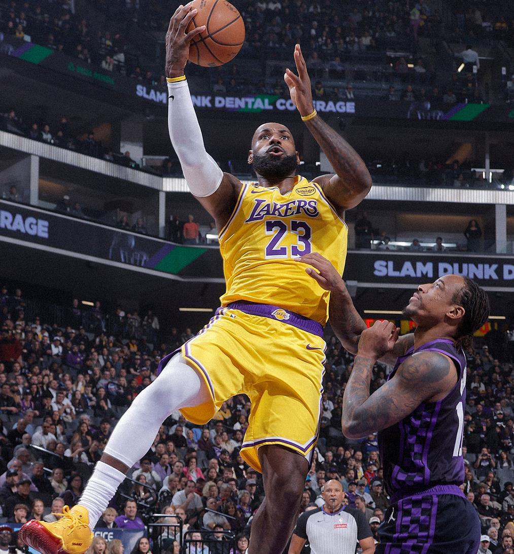 东契奇42+7+8！湖人12分不敌国王，看数据：他是头号罪人！