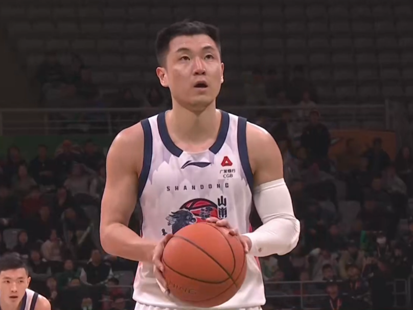 NBA新闻-山东男篮客场险胜辽宁，高诗岩关键三分+关键抢断，陈林坚太稳了